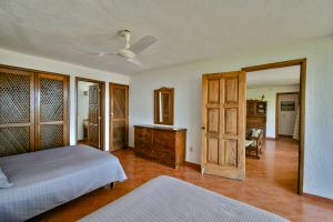 Departamento en venta en Vida del Mar, Manzanillo-planta baja y vista al jardín