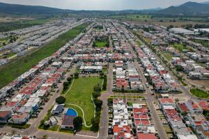 Residencia Contemporánea Coto Bastión Casa Fuerte en Venta