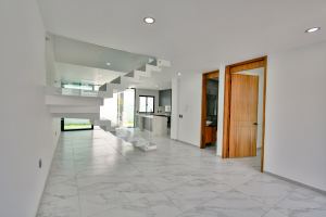 Residencia Contemporánea Coto Bastión Casa Fuerte en Venta