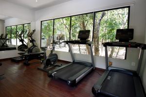 Modern Three-Bedroom Apartment with Terrace in Selvanova, Coto 8