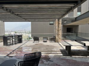 Skyline Residence with Cerro de la Silla Views