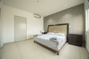 Spacious Terrace Apartment with Mountain Views
