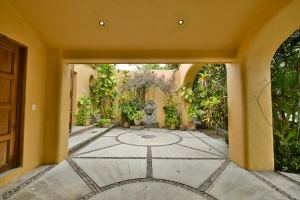 Residencia Frente al Mar en Venta |Villas Las Fuentes, Club Santiago, Manzanillo