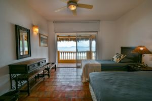 Residencia Frente al Mar en Venta |Villas Las Fuentes, Club Santiago, Manzanillo