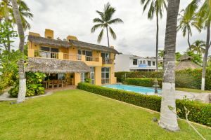 Residencia Frente al Mar en Venta |Villas Las Fuentes, Club Santiago, Manzanillo