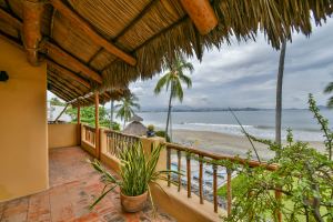 Residencia Frente al Mar en Venta |Villas Las Fuentes, Club Santiago, Manzanillo