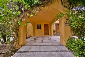 Residencia Frente al Mar en Venta |Villas Las Fuentes, Club Santiago, Manzanillo