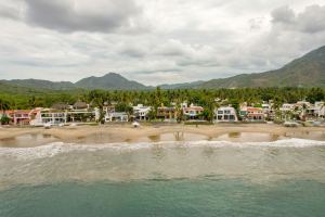 Residencia Frente al Mar en Venta |Villas Las Fuentes, Club Santiago, Manzanillo
