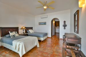 Residencia Frente al Mar en Venta |Villas Las Fuentes, Club Santiago, Manzanillo