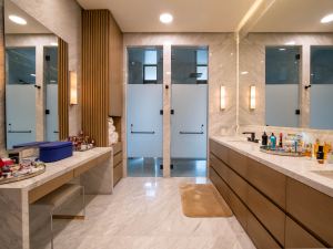 Residence with Exceptional Space and Privacy
