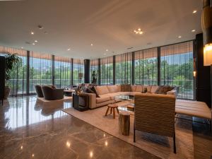 Apartment with Exceptional Space and Privacy
