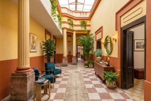 Property to Remodel in the Historic Center