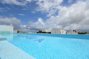 ONE BEDROOM IN THE CARIBBEAN A FEW STEPS FROM THE SEA