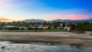 Casa La Puntilla | Oceanfront Residence in La Cruz de Huanacaxtle