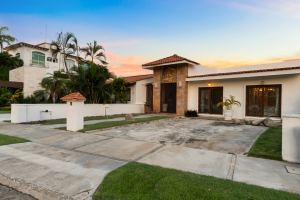 Casa La Puntilla | Oceanfront Residence in La Cruz de Huanacaxtle