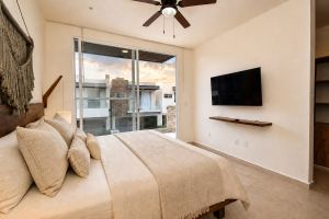 Modern Three-Bedroom Home in Selvanova Coto 3B