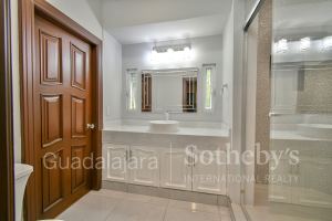 CASA ÁLAMOS | PUERTA DE HIERRO