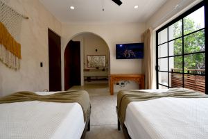 Casa Piedra | 3-Bedroom Townhouse – One Lock-Off