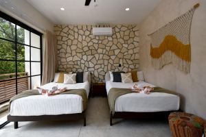Casa Piedra | 3-Bedroom Townhouse – One Lock-Off