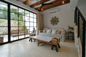Casa Piedra | 3-Bedroom Townhouse – One Lock-Off