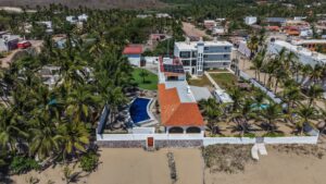 Casa Brisa del Mar | Charming oceanfront home with pool, Punta Pérula