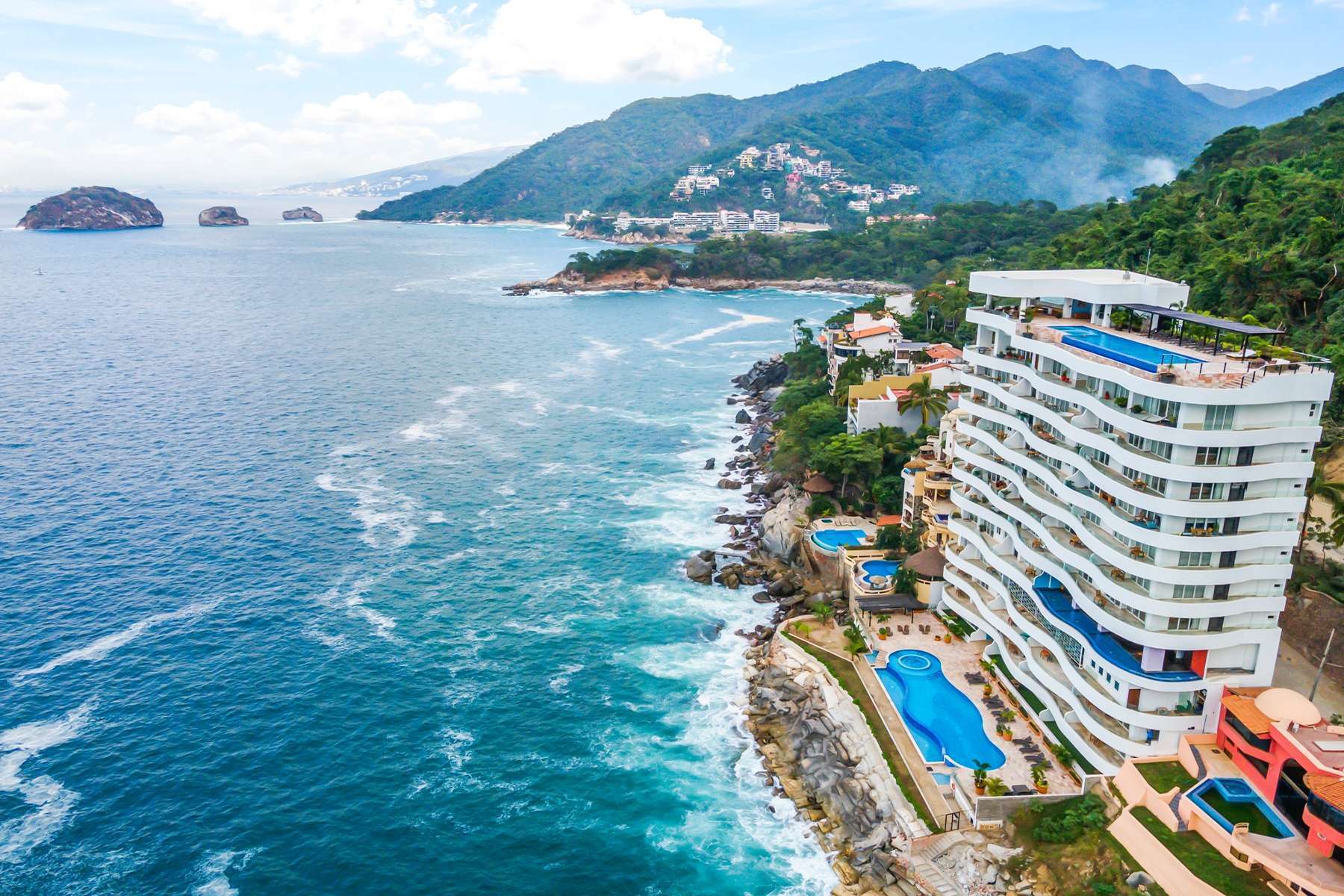Los Mejores Vecindarios en Puerto Vallarta para Expatriados y Jubilados