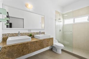 Casa El Roble Rojo | Family Home with Garden & Pool, Jarretaderas