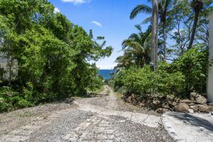Roca Cascada | Ocean Views Framed by the Jungle, Litibú