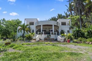 Roca Cascada | Ocean Views Framed by the Jungle, Litibú