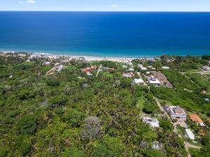 Roca Cascada | Ocean Views Framed by the Jungle, Litibú