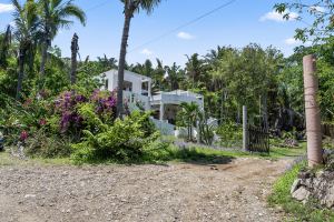 Roca Cascada | Ocean Views Framed by the Jungle, Litibú