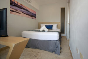 SUNSET SUITES HOTEL