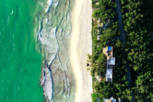 BEACHFRONT VILLA AQUA