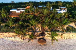 BEACHFRONT VILLA AQUA