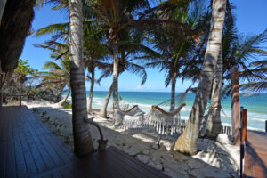 BEACHFRONT VILLA AQUA