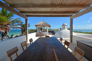 BEACHFRONT VILLA AQUA