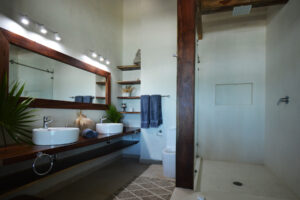 BEACHFRONT VILLA AQUA