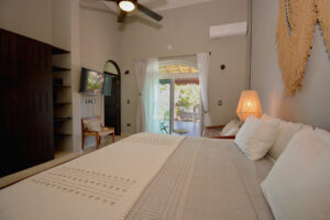 BEACHFRONT VILLA AQUA