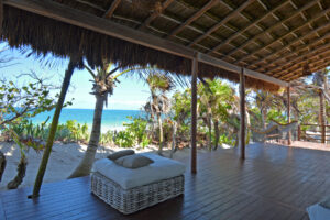 BEACHFRONT VILLA AQUA