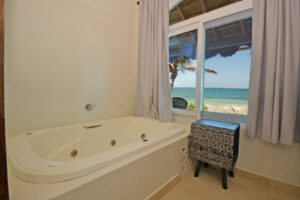 BEACHFRONT VILLA AQUA