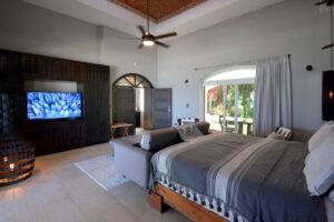 BEACHFRONT VILLA AQUA