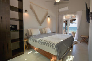 BEACHFRONT VILLA AQUA