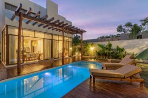SUCCESSFUL AND SOPHISTICATED VILLA COMPOUND IN TULUM CENTRO