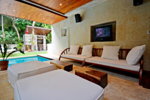-UNIQUE AND EXCEPTIONAL HOUSE IN A GATED COMMUNITY