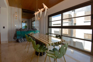 IMPRESSIVE BEACHFRONT PENTHOUSE WITH ICONIC ART