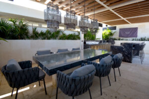 IMPRESSIVE BEACHFRONT PENTHOUSE WITH ICONIC ART