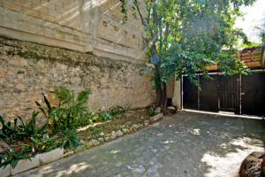 INVESTMENT POTENTIAL LAND IN A CENTRAL AREA FOR RESIDENTIAL, COMMERCIAL OR MIXED
