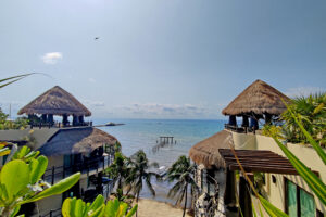 CONDO HOTEL OCEANFRONT PENTHOUSE