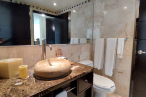 CONDO HOTEL OCEANFRONT PENTHOUSE