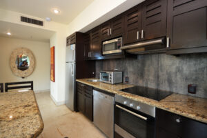 CONDO HOTEL OCEANFRONT PENTHOUSE